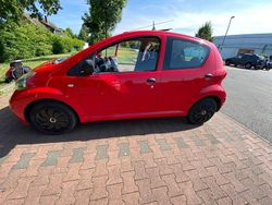 Rot Gebraucht 2008 Toyota Aygo Kleinwagen | 2.200 €