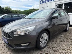 Grau Gebraucht 2015 Ford Focus Business Edition Limousine | 5.200 € (Fairer Preis)