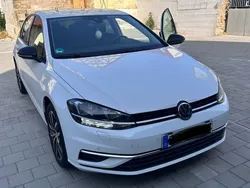 Weiß Gebraucht 2019 VW Golf VII IQ Drive Limousine | 16.600 € (Fairer Preis)