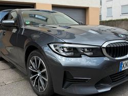 Grau Gebraucht 2019 BMW 320 Sport Line Limousine | 25.000 €