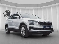 Moonweiss metallic Gebraucht 2024 Skoda Karoq SUV | 28.690 € (Superpreis)