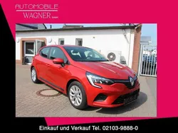 Rot Gebraucht 2022 Renault Clio V Zen Limousine | 18.990 € (Fairer Preis)