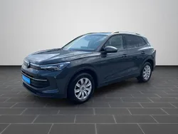 Delfingrau metallic (metallic) Gebraucht 2024 VW Tiguan Style SUV | 36.800 € (Guter Preis)