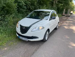 Weiß Gebraucht 2014 Lancia Ypsilon Gold Kleinwagen | 4.000 € (Fairer Preis)