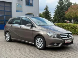 Grau Gebraucht 2013 Mercedes B200 Van / Kleinbus | 13.500 € (Fairer Preis)