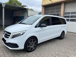 Weiß Gebraucht 2020 Mercedes V300 AMG Van / Kleinbus | 33.990 € (Superpreis)