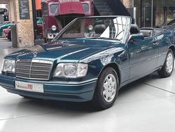 Grün Gebraucht 1995 Mercedes E200 Cabrio | 21.800 €