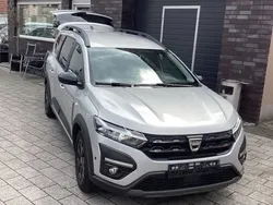 Grau Gebraucht 2022 Dacia Jogger Extreme SUV | 16.090 € (Fairer Preis)