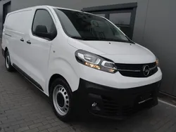 Jade weiss/arktis weiss Gebraucht 2021 Opel Vivaro-e Combi Edition Van | 27.900 € (Teuer)