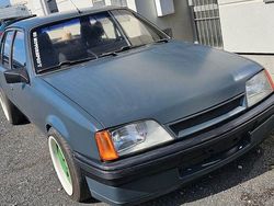 Grau Gebraucht 1984 Opel Rekord Limousine | 4.450 €