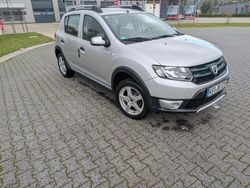 Silber Gebraucht 2013 Dacia Sandero Prestige Limousine | 6.999 € (Etwas zu teuer)