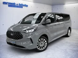Grau Gebraucht 2025 Ford Tourneo Custom Titanium Van / Kleinbus | 53.990 €