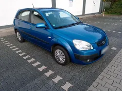 Blau Gebraucht 2006 Kia Rio 2 Kleinwagen | 2.900 € (Etwas zu teuer)