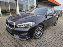 Schwarz Gebraucht 2022 BMW 118 Sport Line Kleinwagen | 19.900 € (Superpreis)