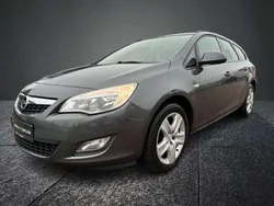 Grau Gebraucht 2011 Opel Astra Edition Kombi | 3.690 € (Fairer Preis)