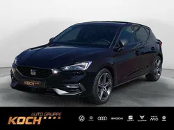 Mitternachtsschwarz Neu 2025 Seat Leon FR Limousine | 35.266 € (Teuer)