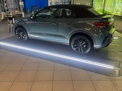 Grün Gebraucht 2023 VW T-Roc Cabriolet R-line Cabrio | 29.990 € (Fairer Preis)