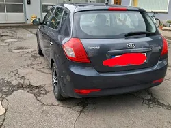 Grau Gebraucht 2010 Kia Ceed Kleinwagen | 2.990 € (Teuer)