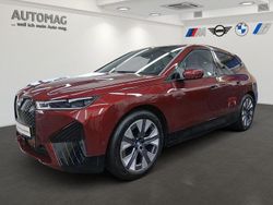 Aventurinrot Gebraucht 2022 BMW iX Sport Line SUV | 48.990 € (Fairer Preis)