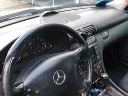 Silber Gebraucht 2005 Mercedes C200 Limousine | 2.300 €