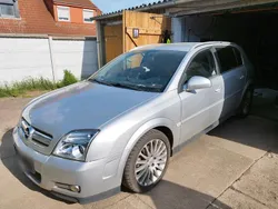 Silber Gebraucht 2005 Opel Signum Kombi | 2.000 € (Etwas zu teuer)