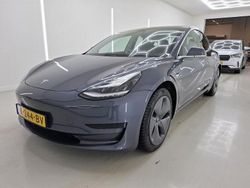 Grau Gebraucht 2020 Tesla Model 3 Standard Range Limousine | 19.900 € (Guter Preis)