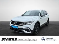 Oryxweiß perlmutteffekt Gebraucht 2024 VW Tiguan Allspace Move SUV | 41.430 € (Superpreis)