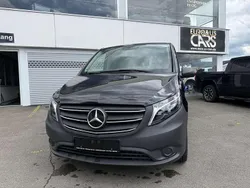 Obsidianschwarz metallic Gebraucht 2023 Mercedes Vito Van / Kleinbus | 41.990 € (Guter Preis)