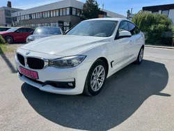 Weiß Gebraucht 2015 BMW 330 M Sport Limousine | 11.890 €