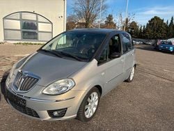 Beige Gebraucht 2008 Lancia Musa Van / Kleinbus | 3.250 € (Fairer Preis)