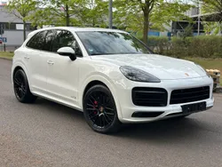 Weiß Gebraucht 2021 Porsche Cayenne GTS SUV | 76.499 €