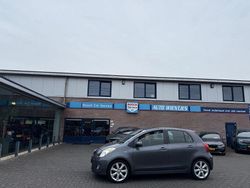 Grau Gebraucht 2007 Toyota Yaris Sport Limousine | 4.950 € (Fairer Preis)