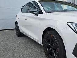 Weiß Gebraucht 2021 Cupra Leon Limousine | 24.250 € (Fairer Preis)