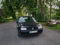 Schwarz Gebraucht 2003 VW Golf IV Edition Kleinwagen | 1.200 € (Guter Preis)