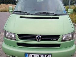 Grün Gebraucht 2020 VW Caravelle Van / Kleinbus | 14.999 €