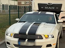 Weiß Gebraucht 2012 Ford Mustang GT Coupé | 13.000 €