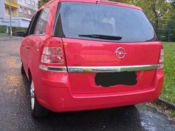 Rot Gebraucht 2009 Opel Zafira Van / Kleinbus | 4.998 € (Etwas zu teuer)