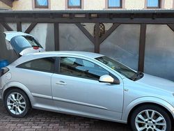 Grau Gebraucht 2006 Opel Astra GTC Coupé | 4.000 € (Teuer)