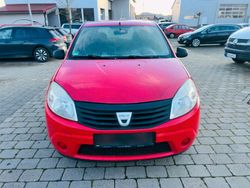 Rot Gebraucht 2009 Dacia Sandero Limousine | 890 € (Guter Preis)