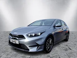 Lunar silber metallic Gebraucht 2023 Kia Ceed Spirit Limousine | 26.900 € (Fairer Preis)