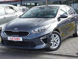 Grau Gebraucht 2021 Kia Ceed Vision Limousine | 21.990 € (Etwas zu teuer)