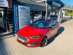 Rot Neu 2025 Ford Focus ST Limousine | 39.980 € (Fairer Preis)