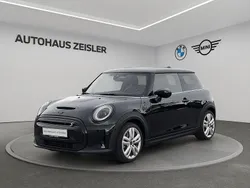 Midnight black Gebraucht 2023 Mini Cooper SE Hatch Kleinwagen | 20.720 € (Guter Preis)