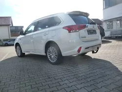 Perlmuttweiß Gebraucht 2021 Mitsubishi Outlander P-HEV Plus SUV | 21.490 € (Fairer Preis)