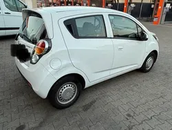 Weiß Gebraucht 2012 Chevrolet Spark Kleinwagen | 2.500 €