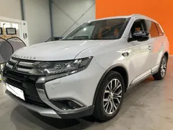 Weiß Gebraucht 2017 Mitsubishi Outlander Diamant Edition SUV | 19.097 € (Fairer Preis)