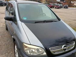 Grau Gebraucht 2005 Opel Zafira Van / Kleinbus | 1.800 € (Guter Preis)