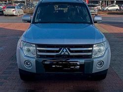 Grau Gebraucht 2007 Mitsubishi Pajero SUV | 8.500 € (Teuer)