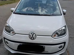 Weiß Gebraucht 2016 VW up! CLUB Kleinwagen | 5.699 € (Fairer Preis)