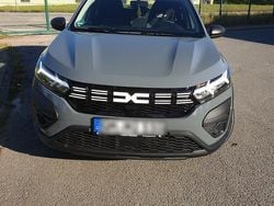 Grau Gebraucht 2023 Dacia Jogger Essentiel Van / Kleinbus | 16.200 € (Superpreis)